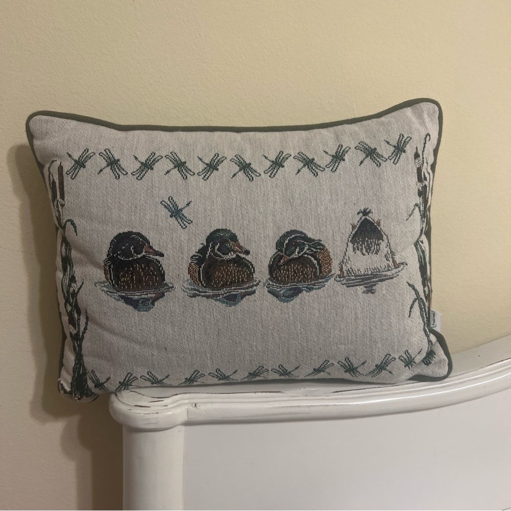 Decorative Duck Pattern Pillow - Gray and Green
